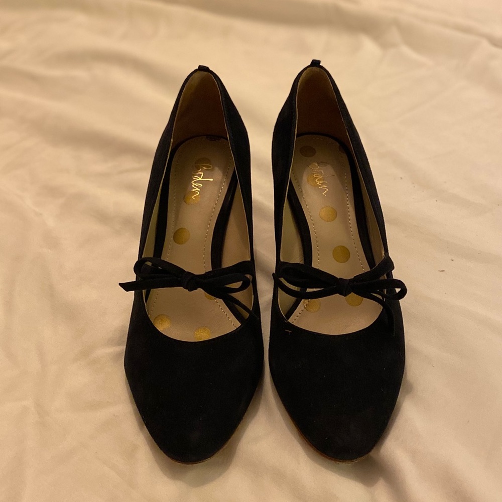 Navy blue heels